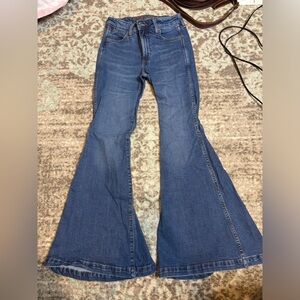 Wrangler High Rise Flares 25x32